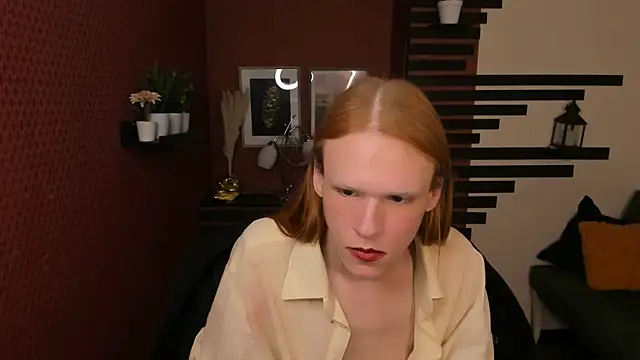 Snapshot of ChloeValentinee chatting on November 2025 12:49:01 PM ChloeValentinee online show from November 2025 12:49:01 PM