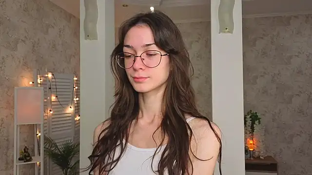 Snapshot of ReneeLippeatt chatting on October 2025 07:23:02 PM ReneeLippeatt online show from October 2025 07:23:02 PM