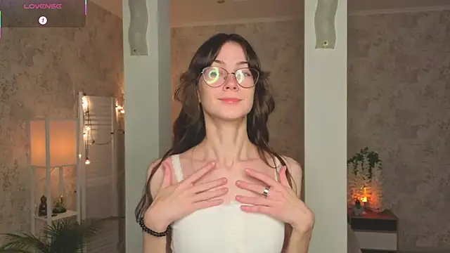 Snapshot of ReneeLippeatt chatting on October 2025 07:25:01 PM ReneeLippeatt online show from October 2025 07:25:01 PM