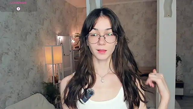 Snapshot of ReneeLippeatt chatting on November 2025 07:23:02 PM ReneeLippeatt online show from November 2025 07:23:02 PM