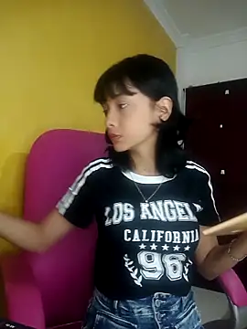 xoxo milk online show from October 2025 05:03:01 PM