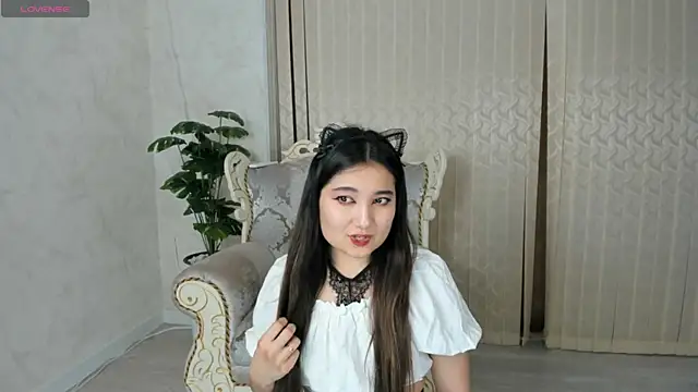 Snapshot of noa_bloom chatting on October 2025 07:03:02 PM noa bloom online show from October 2025 07:03:02 PM