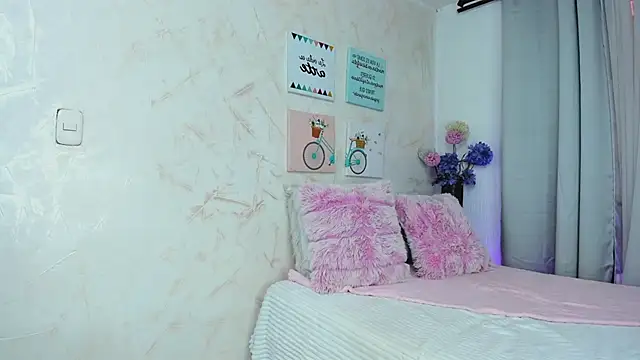 aly-cooperr online show from November 2025 12:49:01 PM