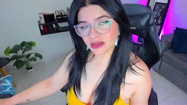 Miel 82 online show from September 2025 11:14:01 AM