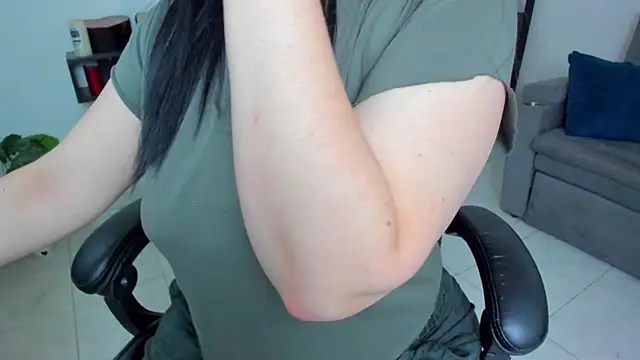 Miel 82 online show from October 2025 09:40:02 AM