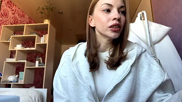 SofiaSmiles online show from September 2025 06:04:02 AM