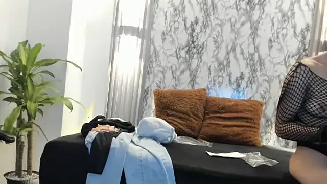 Snapshot of Dulcinea_2 chatting on October 2025 07:03:01 PM Dulcinea 2 online show from October 2025 07:03:01 PM