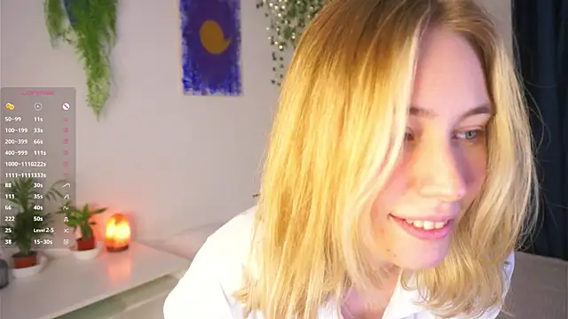 Snapshot of HoneyRay chatting on October 2025 03:12:01 PM HoneyRay online show from October 2025 03:12:01 PM