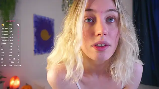 Snapshot of HoneyRay chatting on November 2025 08:28:02 AM HoneyRay online show from November 2025 08:28:02 AM