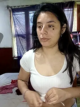 Snapshot of lucixxx14 chatting on October 2025 01:44:01 PM lucixxx14 online show from October 2025 01:44:01 PM