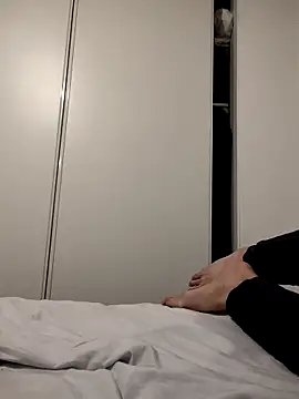 Snapshot of AD_Vu chatting on October 2025 09:43:02 AM AD Vu online show from October 2025 09:43:02 AM