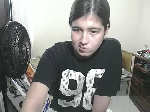 Snapshot of Mirage_Sertori chatting on December 2025 09:13:02 PM Mirage Sertori online show from December 2025 09:13:02 PM