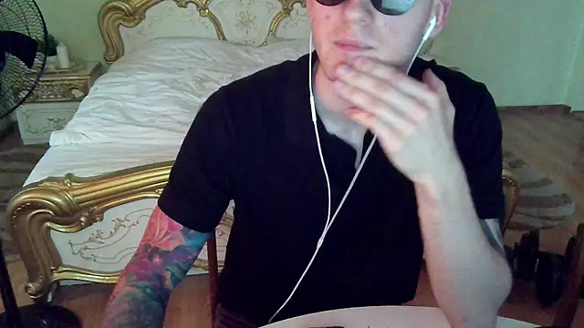 Cum Arsen online show from September 2025 10:52:02 AM