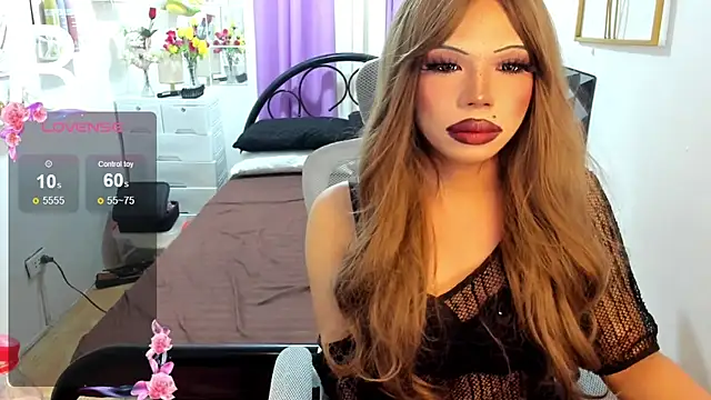 Snapshot of Lovely_naughtyLeii chatting on November 2025 05:31:01 AM Lovely naughtyLeii online show from November 2025 05:31:01 AM