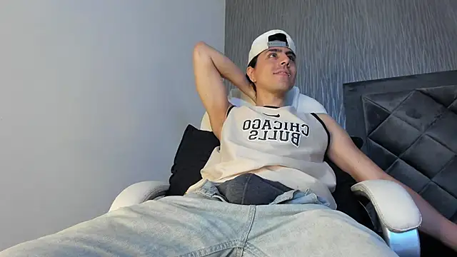 Snapshot of dylan_cross_ chatting on October 2025 11:40:02 AM dylan cross online show from October 2025 11:40:02 AM