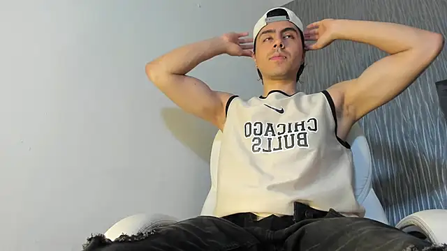 Snapshot of dylan_cross_ chatting on October 2025 11:19:01 AM dylan cross online show from October 2025 11:19:01 AM