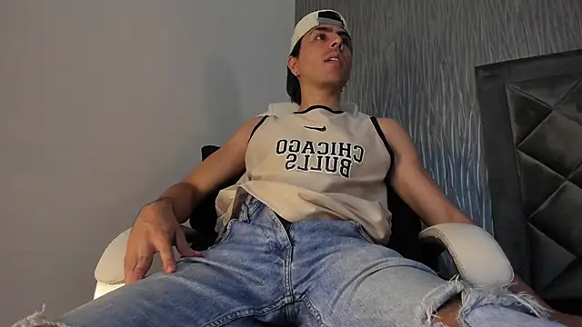 Snapshot of dylan_cross_ chatting on October 2025 11:21:02 AM dylan cross online show from October 2025 11:21:02 AM