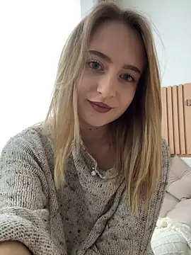 LinaViam online show from September 2025 06:26:02 AM