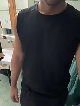 Snapshot of giovan2020 chatting on November 2025 04:19:02 PM giovan2020 online show from November 2025 04:19:02 PM