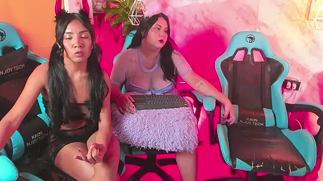 Lauren smiles online show from October 2025 05:30:01 AM