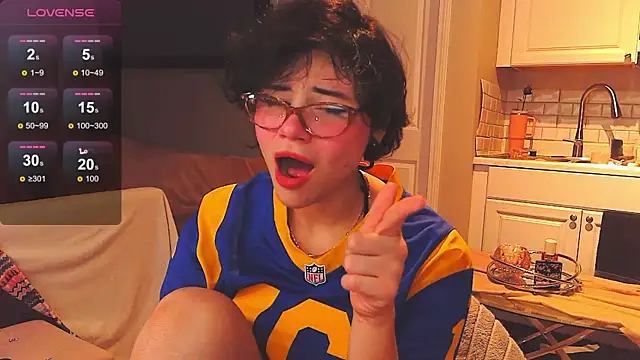 LunaMilav online show from October 2025 12:22:01 AM