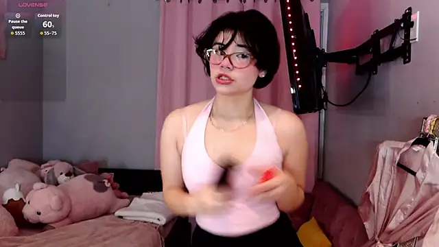 LunaMilav online show from October 2025 01:00:02 AM