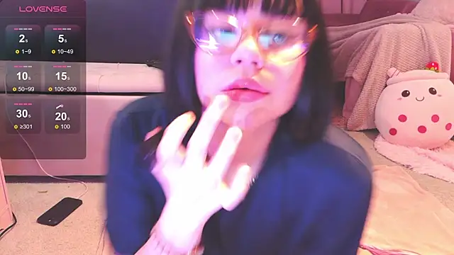 LunaMilav online show from November 2025 02:53:02 AM