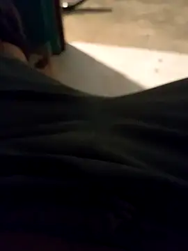 Snapshot of Paradivertirnonacimos chatting on October 2025 03:42:02 AM Paradivertirnonacimos online show from October 2025 03:42:02 AM