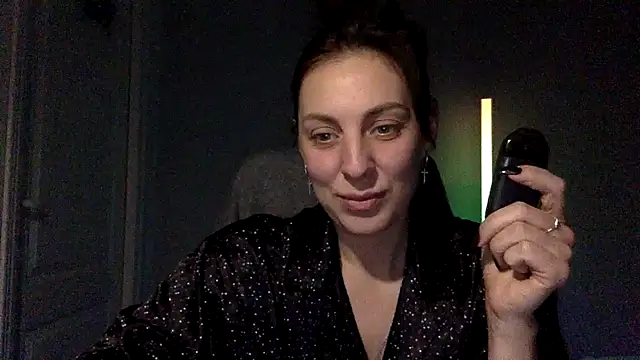 Myronell online show from November 2025 04:55:01 PM