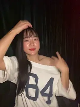 Snapshot of Be_xinh chatting on October 2025 04:25:02 PM Be xinh online show from October 2025 04:25:02 PM