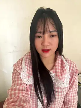 Snapshot of Be_xinh chatting on November 2025 04:15:02 AM Be xinh online show from November 2025 04:15:02 AM