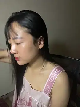 Snapshot of Be_xinh chatting on November 2025 06:41:04 PM Be xinh online show from November 2025 06:41:04 PM