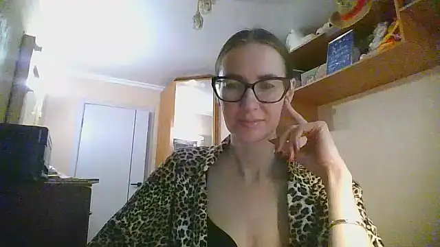 Snapshot of Norivann chatting on November 2025 12:05:02 PM Norivann online show from November 2025 12:05:02 PM