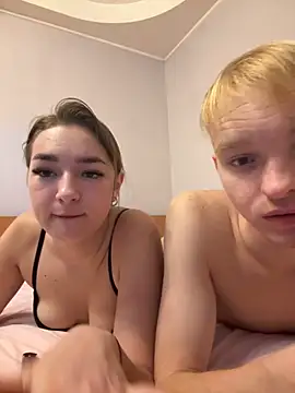 Snapshot of LinChka5789 chatting on December 2025 09:32:01 PM LinChka5789 online show from December 2025 09:32:01 PM