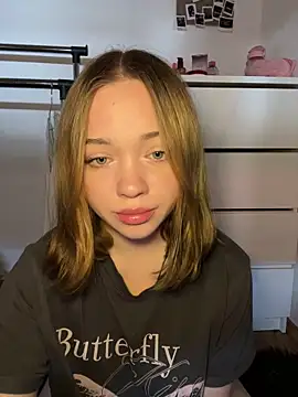 Nerisa  online show from October 2025 12:44:02 PM