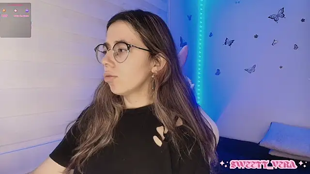 Snapshot of sweettvera chatting on October 2025 10:03:02 AM sweettvera online show from October 2025 10:03:02 AM