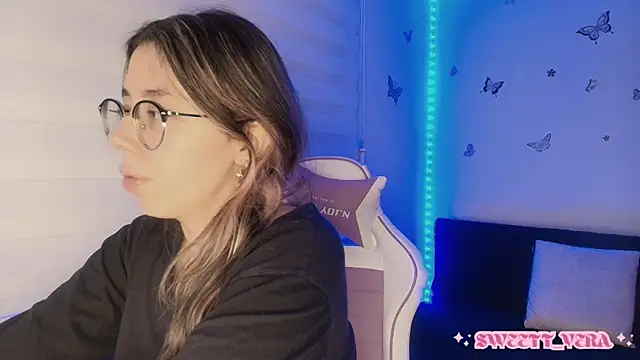 Snapshot of sweettvera chatting on October 2025 10:01:01 AM sweettvera online show from October 2025 10:01:01 AM