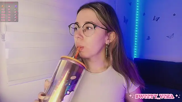 Snapshot of sweettvera chatting on November 2025 10:15:02 AM sweettvera online show from November 2025 10:15:02 AM