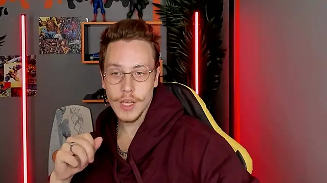 Snapshot of LeoMooree chatting on November 2025 03:44:02 PM LeoMooree online show from November 2025 03:44:02 PM