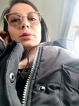 Snapshot of Mia-love-03 chatting on September 2025 01:49:01 PM Mia-love-03 online show from September 2025 01:49:01 PM