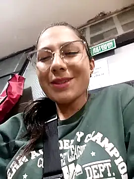 Snapshot of Mia-love-03 chatting on October 2025 11:55:01 PM Mia-love-03 online show from October 2025 11:55:01 PM