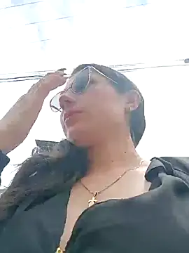 Snapshot of Mia-love-03 chatting on October 2025 04:30:02 PM Mia-love-03 online show from October 2025 04:30:02 PM