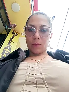 Snapshot of Mia-love-03 chatting on November 2025 08:09:01 PM Mia-love-03 online show from November 2025 08:09:01 PM