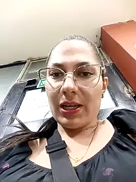 Snapshot of Mia-love-03 chatting on November 2025 12:10:02 AM Mia-love-03 online show from November 2025 12:10:02 AM