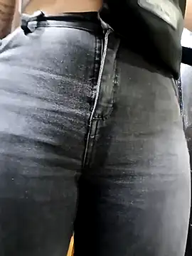 Snapshot of Mia-love-03 chatting on November 2025 11:27:02 PM Mia-love-03 online show from November 2025 11:27:02 PM