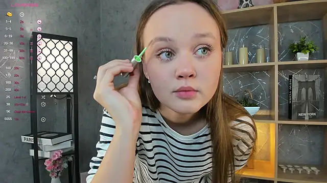 ElenoreReth online show from November 2025 01:06:01 AM