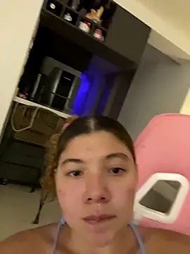 Snapshot of Gaby_002 chatting on December 2025 05:01:01 AM Gaby 002 online show from December 2025 05:01:01 AM