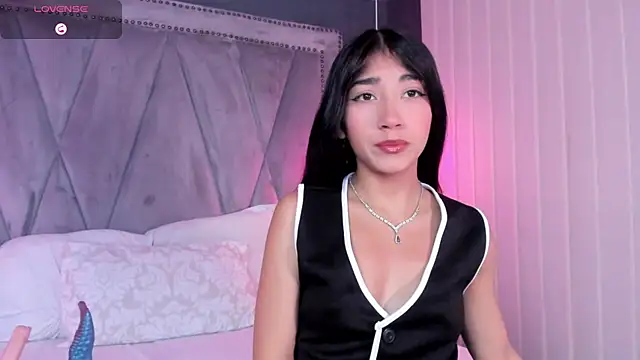 Snapshot of Mariana_Kalo chatting on November 2025 11:27:02 AM Mariana Kalo online show from November 2025 11:27:02 AM