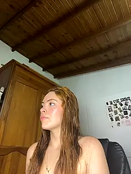 Snapshot of Bleer_Rousse chatting on October 2025 06:08:01 PM Bleer Rousse online show from October 2025 06:08:01 PM