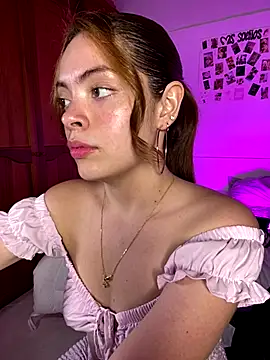 Snapshot of Bleer_Rousse chatting on October 2025 05:35:01 PM Bleer Rousse online show from October 2025 05:35:01 PM